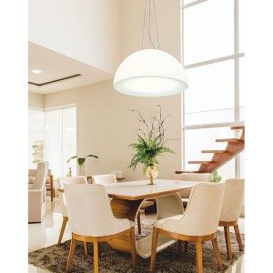 Mia duża biała lampa wisząca w kształcie półkuli z żarówkami LED Mikante
