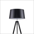 drewniana lampa podłogowa czarny abażur TRIPOD Spot Light